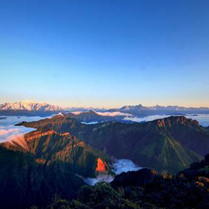 亲吻祖国钢琴谱