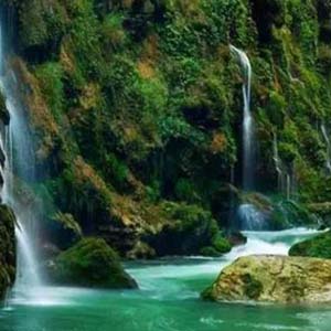 边疆的泉水清又纯钢琴谱