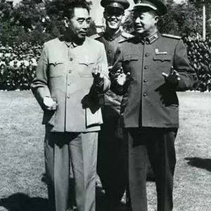 歌唱敬爱的周总理钢琴谱