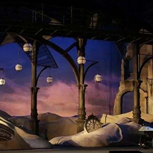 褐发金发姑娘当中钢琴谱