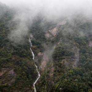 恨似高山仇似海钢琴谱