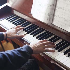 序曲-选自印度组曲钢琴谱