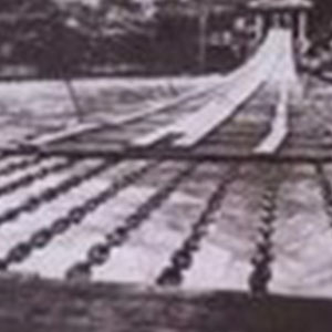 我站在铁索桥上钢琴谱