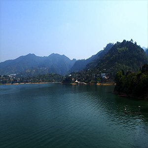 多情东江水钢琴谱