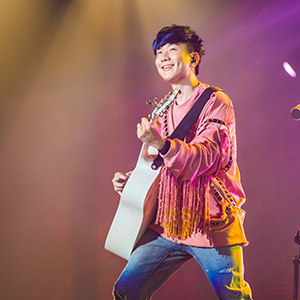 孤独娱乐钢琴谱