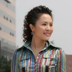 军营里飞来一只百灵钢琴谱