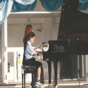 警官很酷钢琴谱